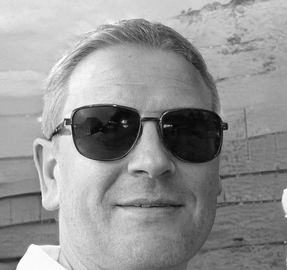 Instructor especializado en análisis de géneros musicales