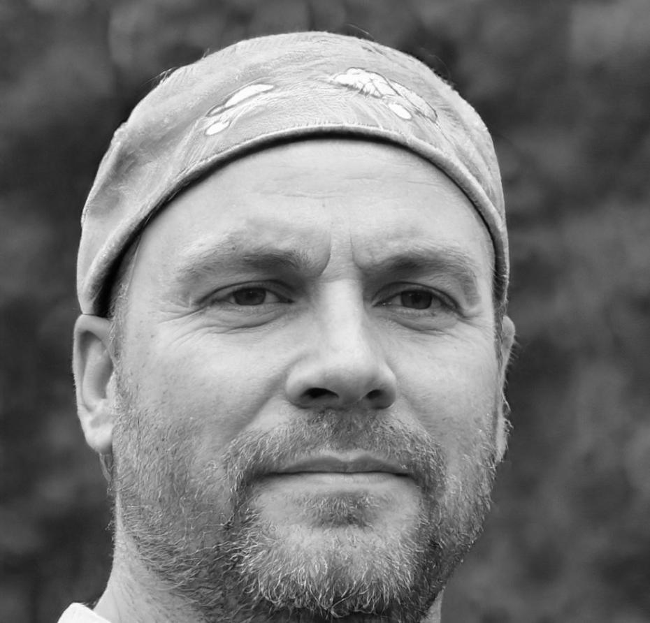 Instructor Declan O'Sullivan experto en música electrónica